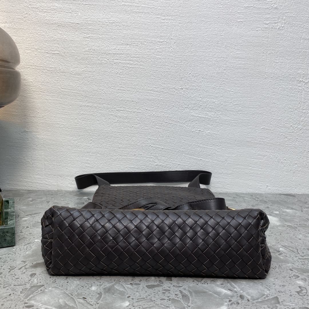 Top Quality Intrecciato Shoulder Bag Black, For Women, Women’s Bags 10.2in/26cm