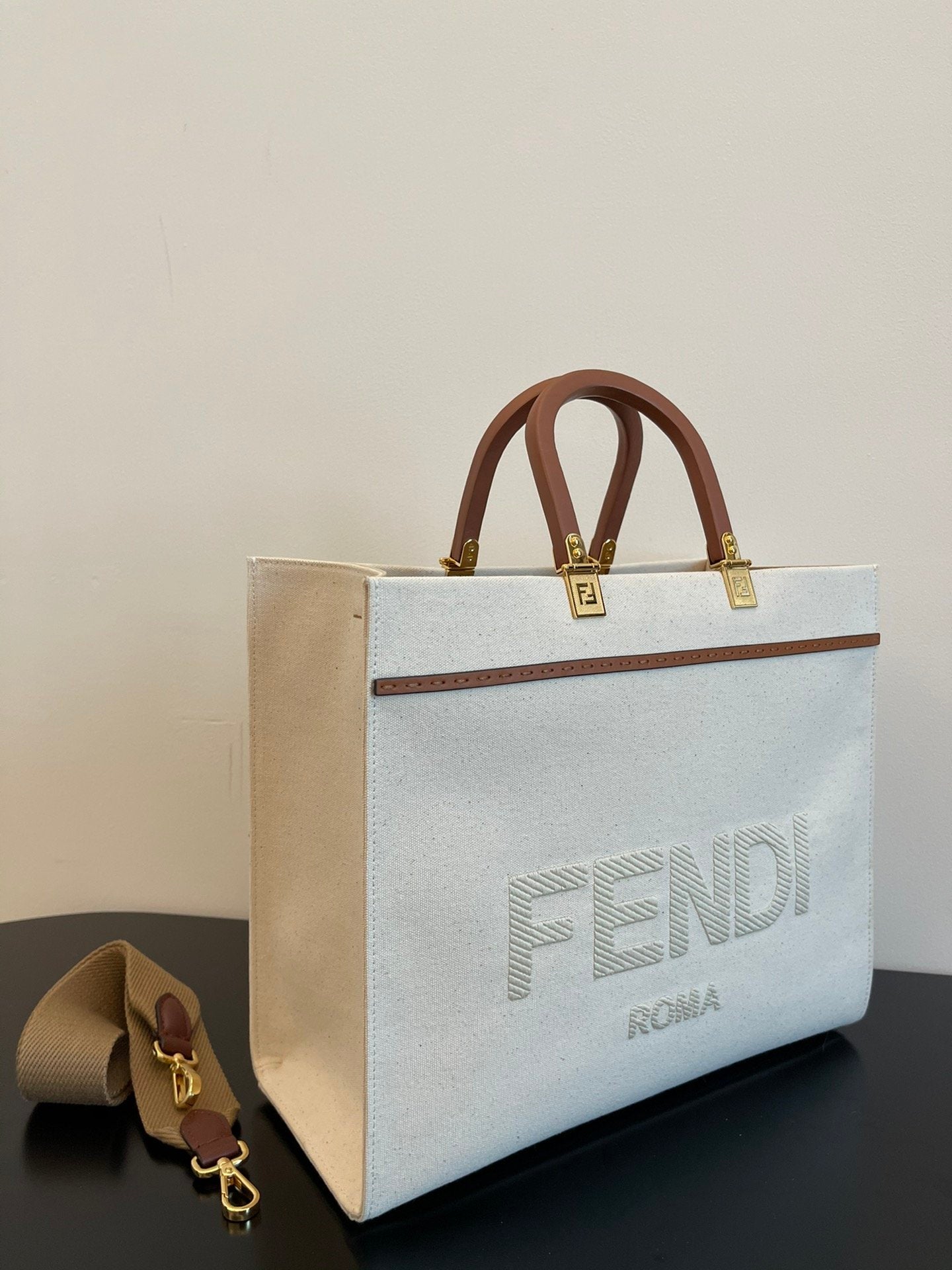 Top QualityTop Quality Sunshine Large Tote Bag Light Grey For Women, Women’s Handbags, Shoulder Bags 15.7in/40cm FF 8BH372