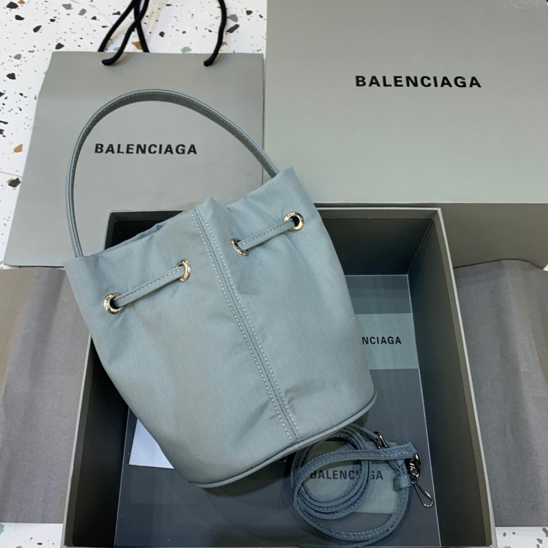 Balen Le Cagole MeTop Qualityum Bucket Bag In Light Gray, For Women,  Bags 11.8in/30cm