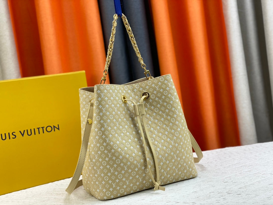 EN - Luxury Bags LUV 872