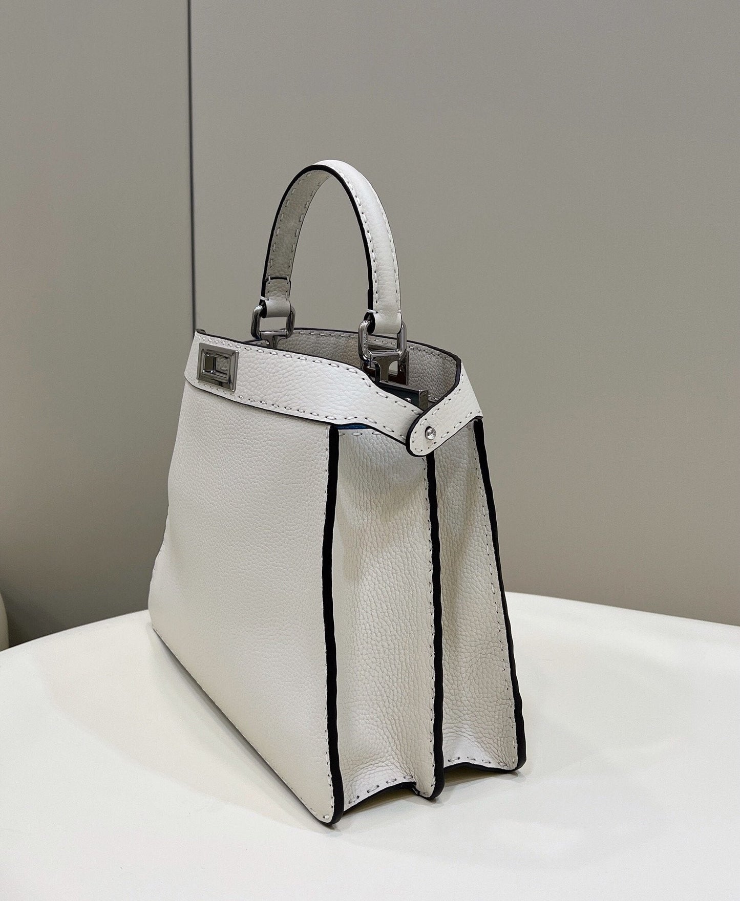 FI Top Quality ISeeU MeTop Qualityum White For Women, Handbags, Shoulder Bags 13.1in/33.5cm FF