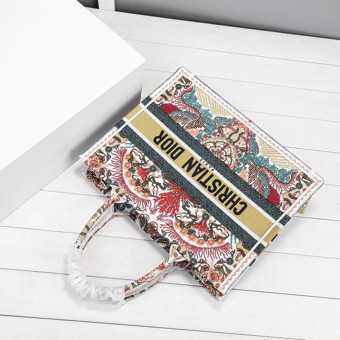 Top Quality MeTop Qualityum Book Tote Bag By Maria Grazia Chiuri For Women 14in/36cm CD