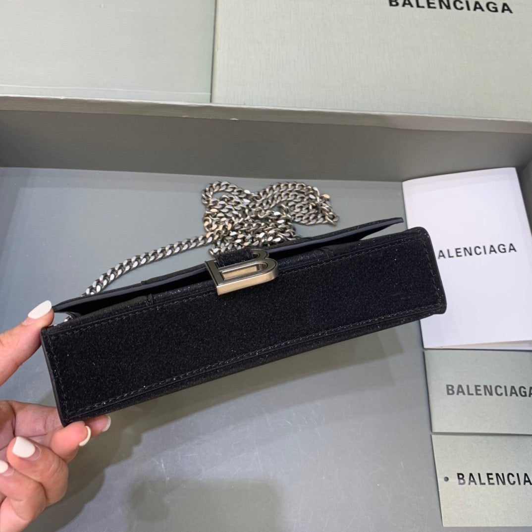 Top Quality Hourglass Wallet On Chain in Black, For Women,  Bags 7.6in/19cm 6560502102G1000