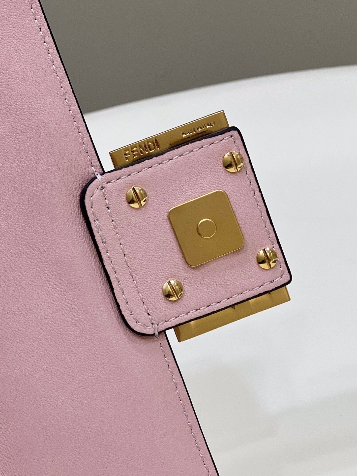 Top QualityTop Quality Baguette Pink For Women, Women’s Handbags, Shoulder And Crossbody Bags 7.5in/19cm FF 8BS017