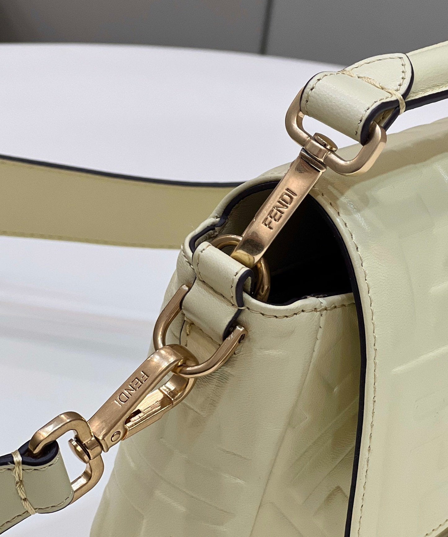 Top QualityTop Quality Baguette Khaki For Women, Women’s Handbags, Shoulder And Crossbody Bags 10in/27cm FF 8BR600