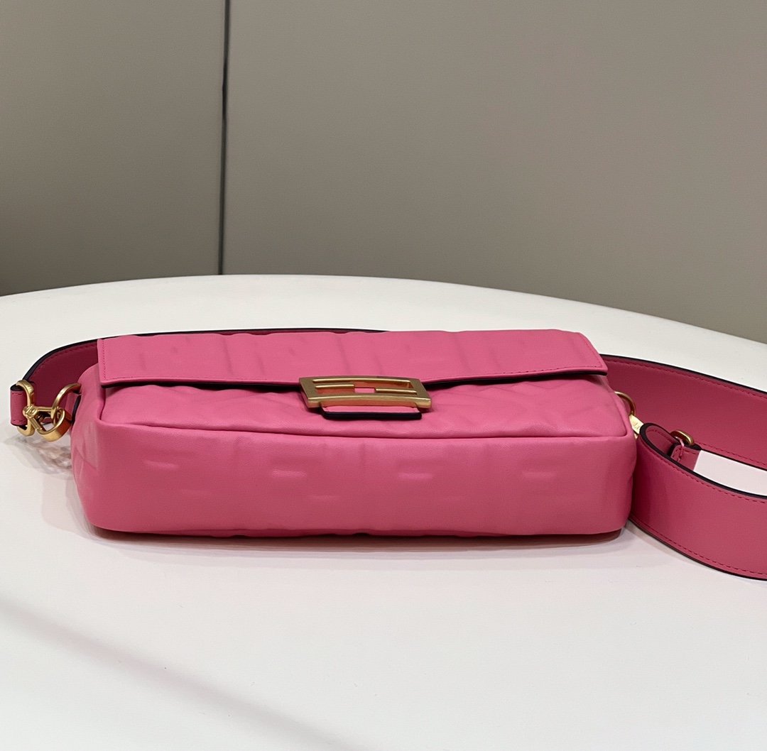 Top QualityTop Quality Baguette Pink For Women, Women’s Handbags, Shoulder And Crossbody Bags 10in/27cm FF 8BR600