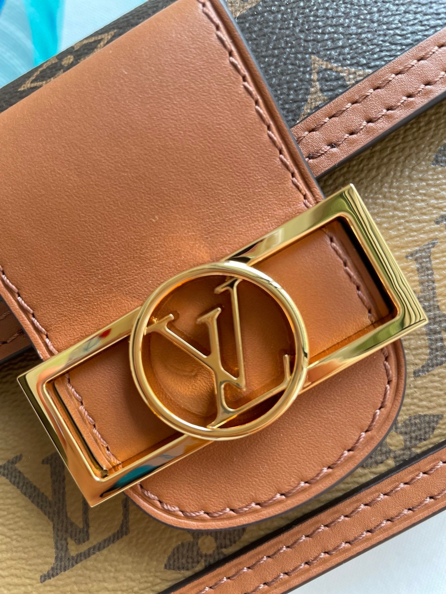 Top Quality Dauphine Chain Wallet Combines Monogram And Monogram Reverse Canvas By Nicolas Ghesquière For Women, WoWallet 19cm Top Quality M68746