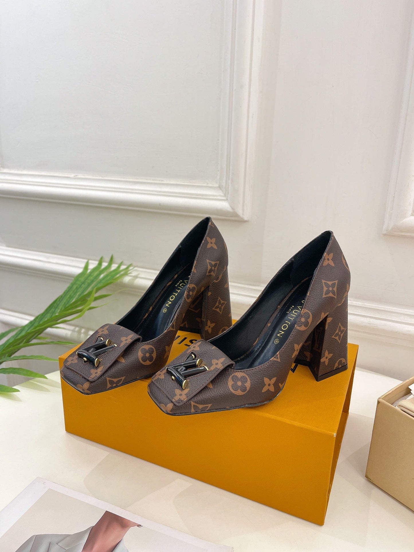 New 1:1 rep LUV High Heel Shoes 011