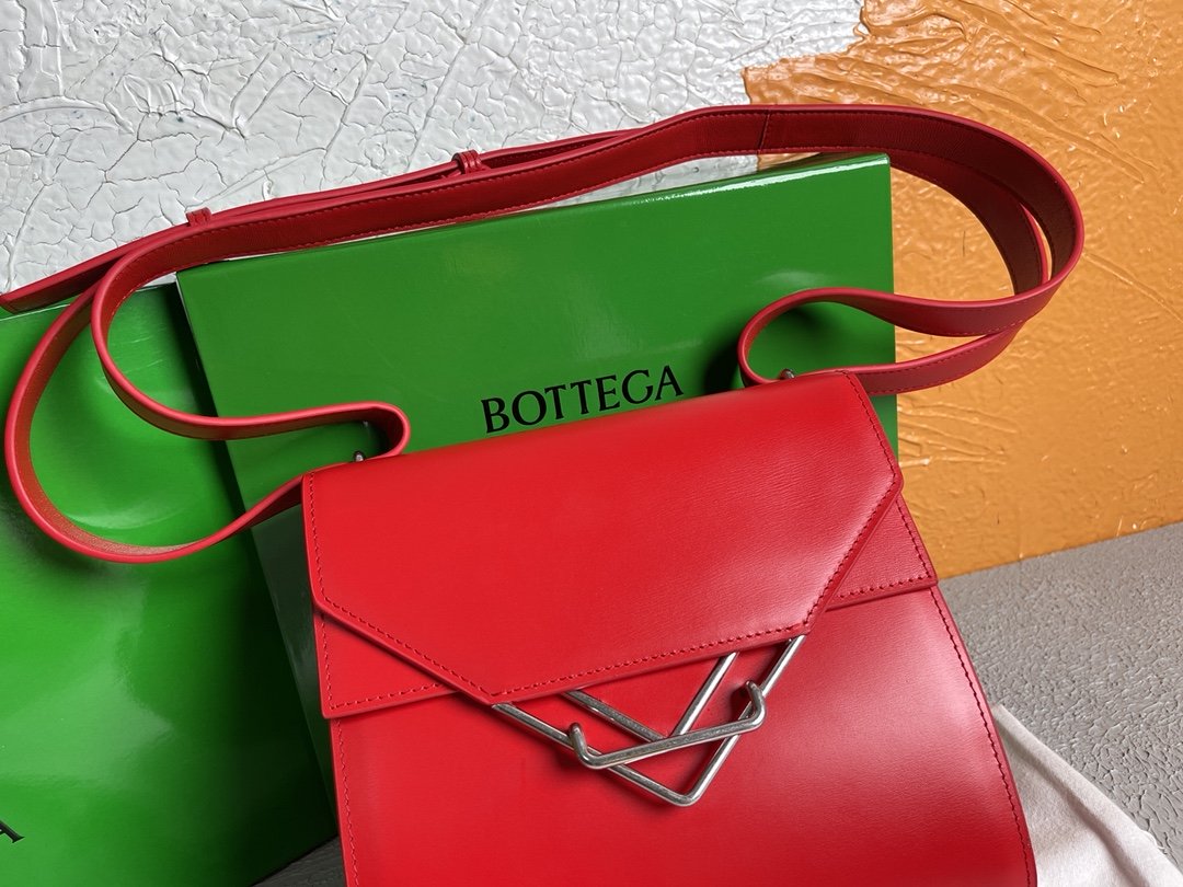Top Quality Clip Bag Red, For Women, Women’s Bags 9in/23cm