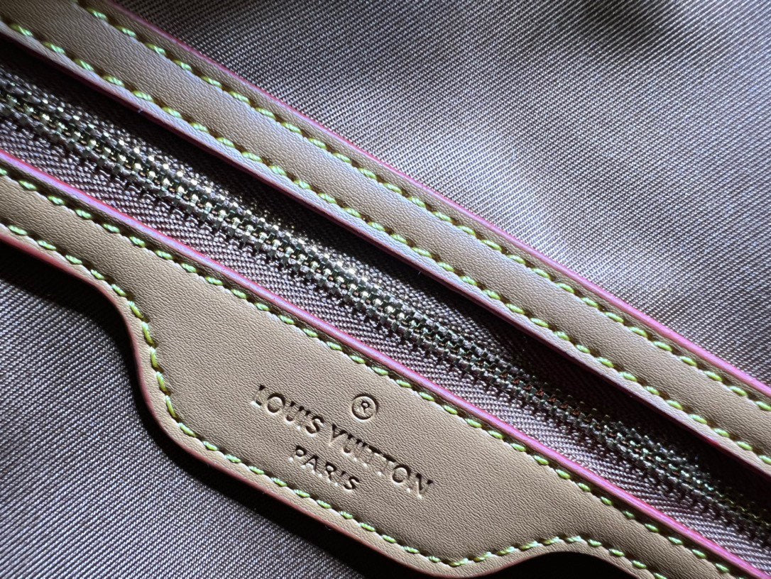 New 1:1 rep Lux Bags LUV 884
