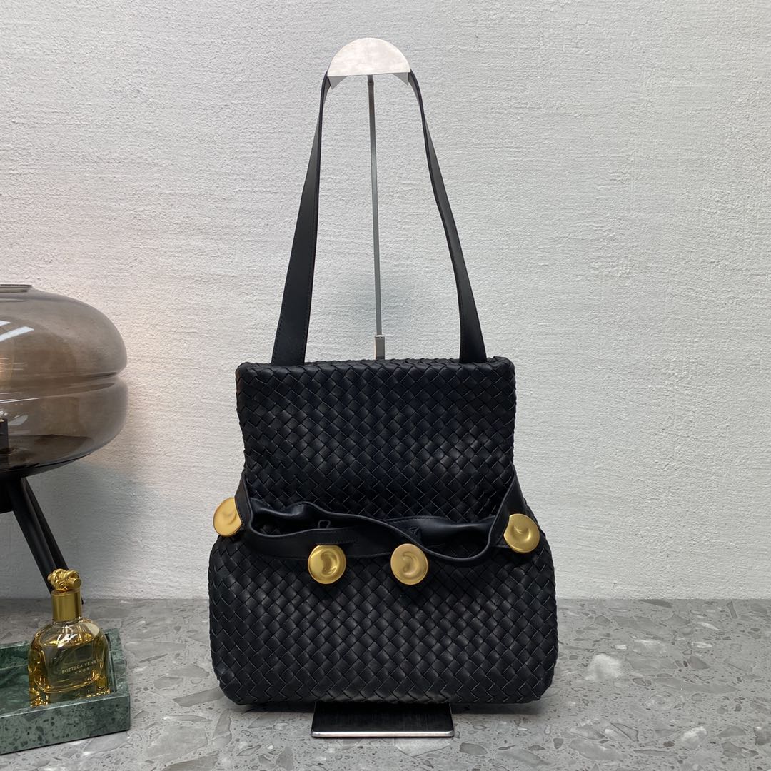 Top Quality Intrecciato Shoulder Bag Black, For Women, Women’s Bags 10.2in/26cm