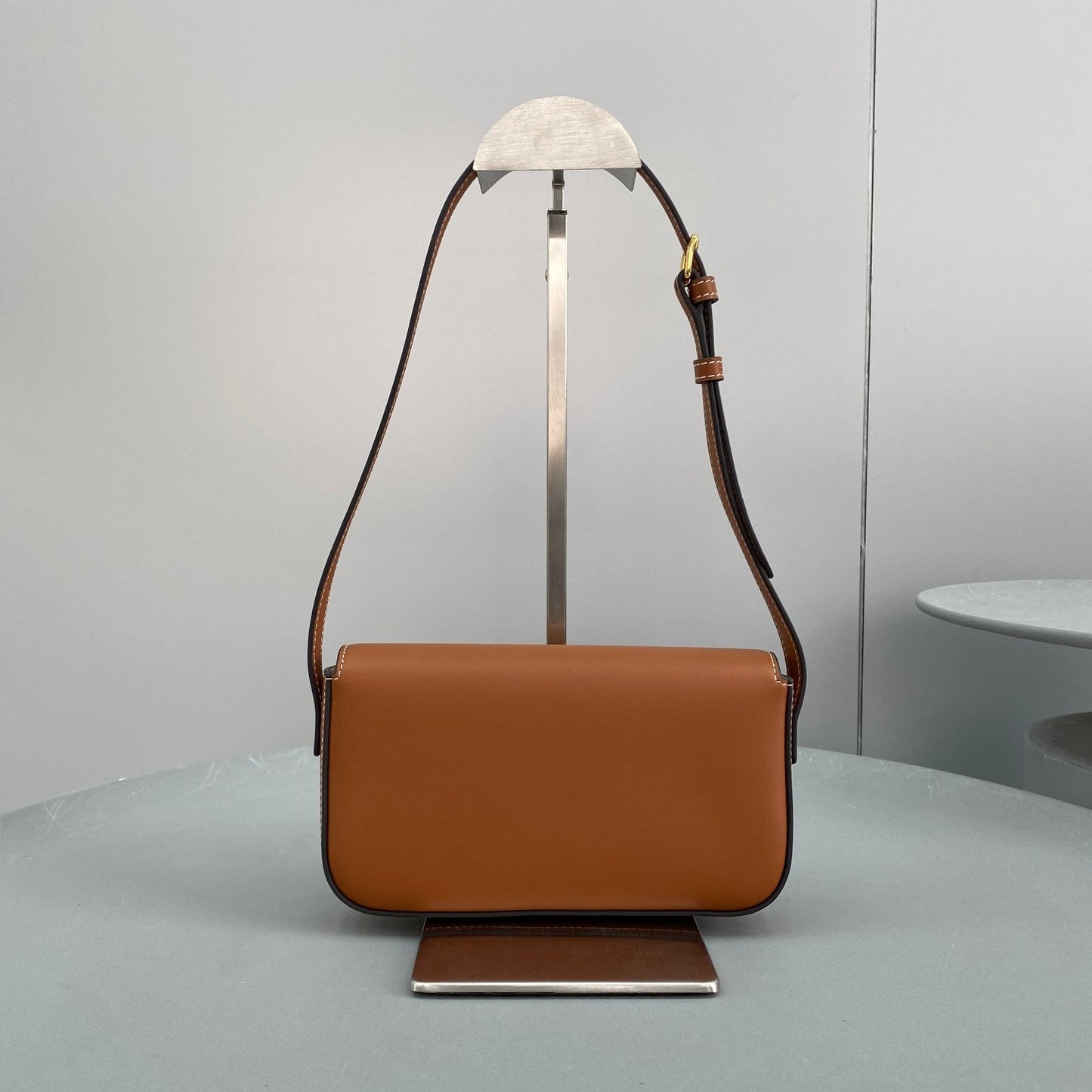 Top Quality Triomphe Shoulder Bag Brown For Women 8in/20cm 194143BFN.04LU