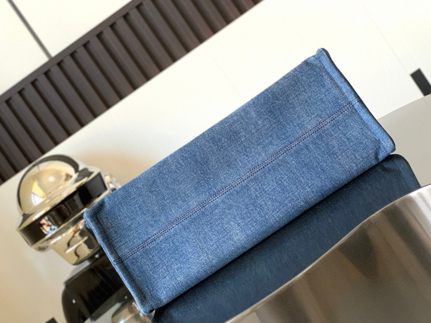 Top Quality MeTop Qualityum Denim Tote For Women 16in/41cm 