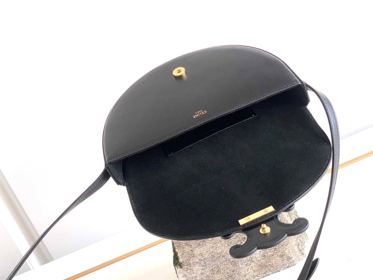 Top Quality BesaTop Quality Cuir Triomphe Bag Black For Women 9in/23cm 