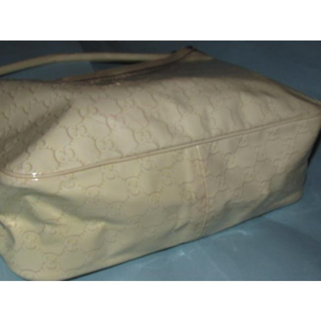 Gucci Abbey   Yellow Large G Logo Print Patent Leather Hobo Bag