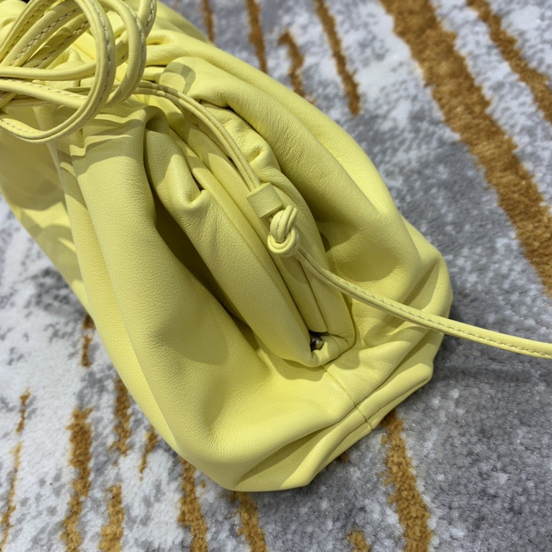 Top Quality Mini Pouch For Women 8.6in/22cm In Light Yellow