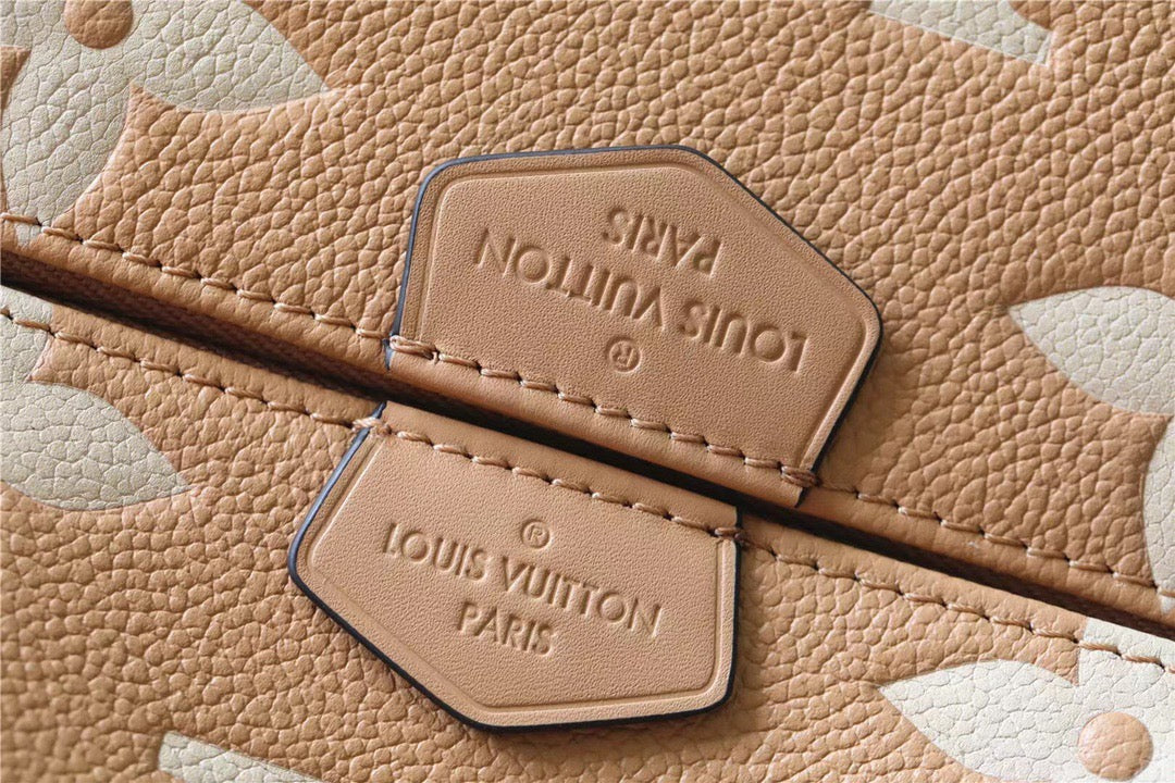 Top Quality Multi Pochette Accessoires Monogram Empreinte Arizona Beige / Cream For Women,  Shoulder And Crossbody Bags 9.8in/25cm Top Quality M45983