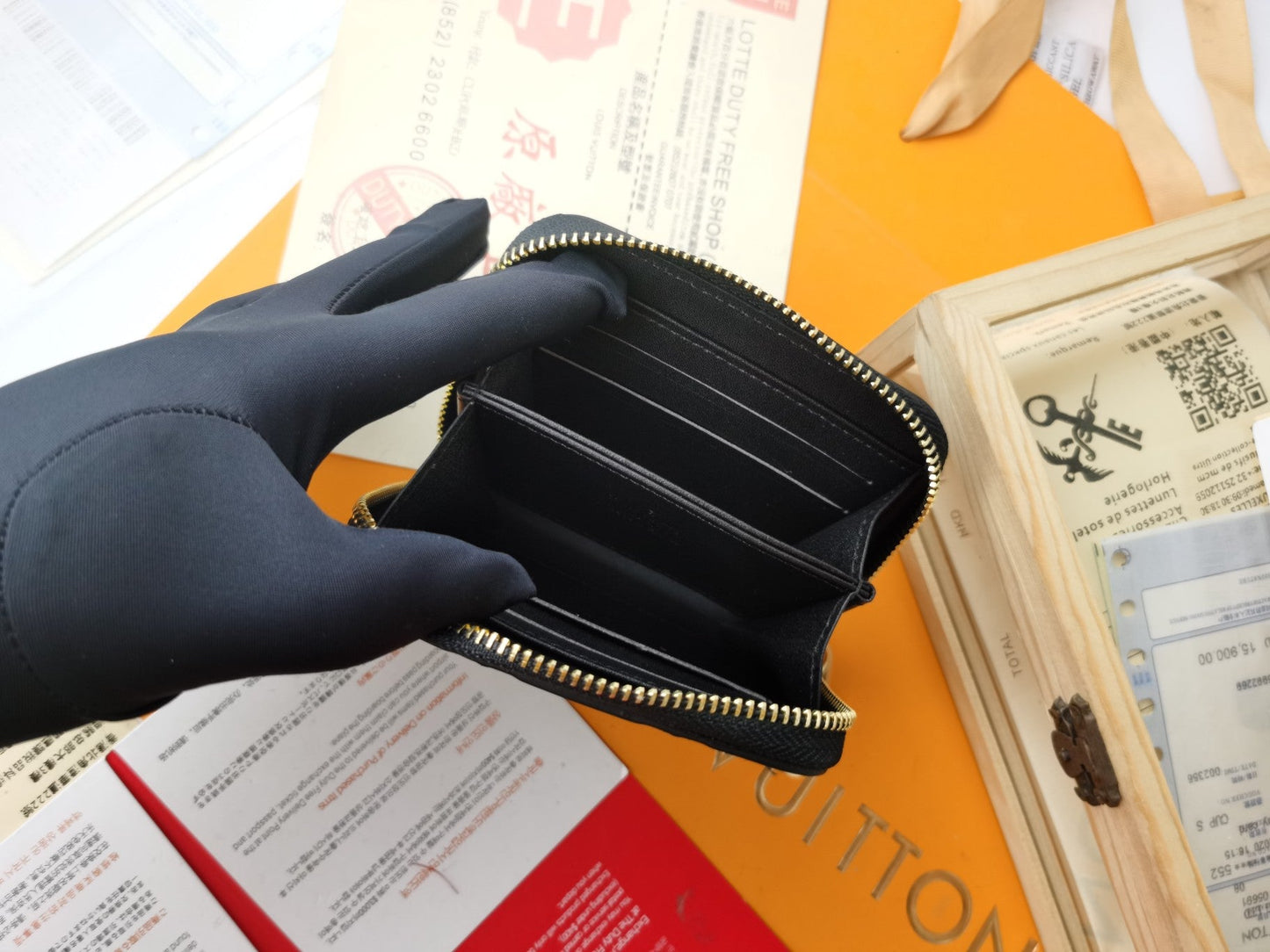 EN - New 1:1 rep  Wallet LUV 122