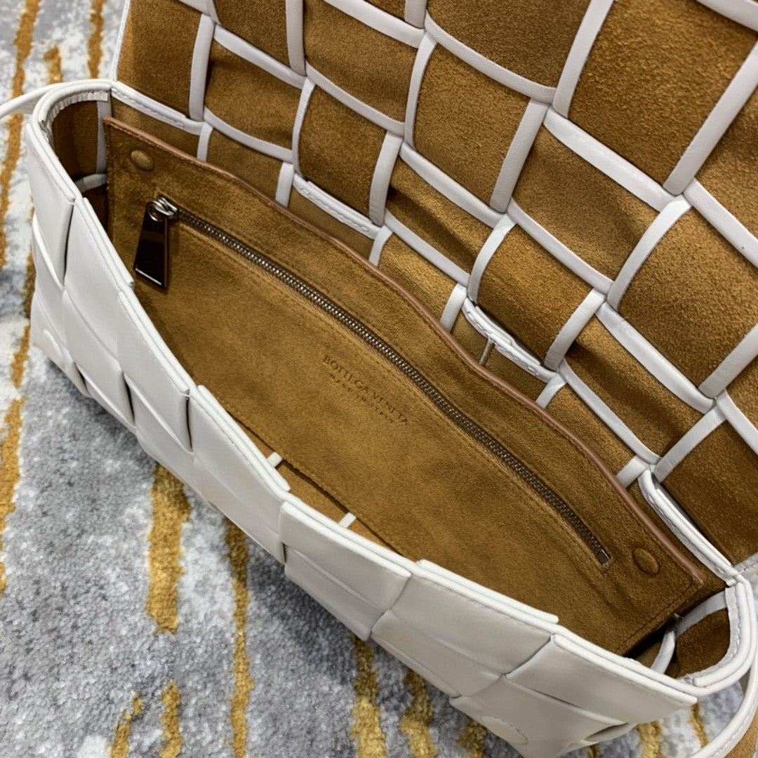 Top Quality Brick Cassette Bag For Women 11in/28cm In White