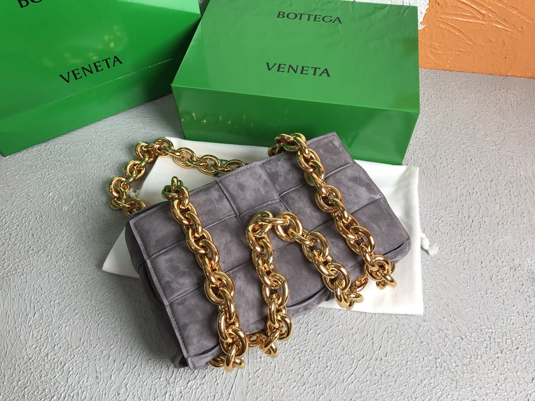 Top Quality Chain Cassette Gray, For Women, Women’s Bags 10.2in/26cm
