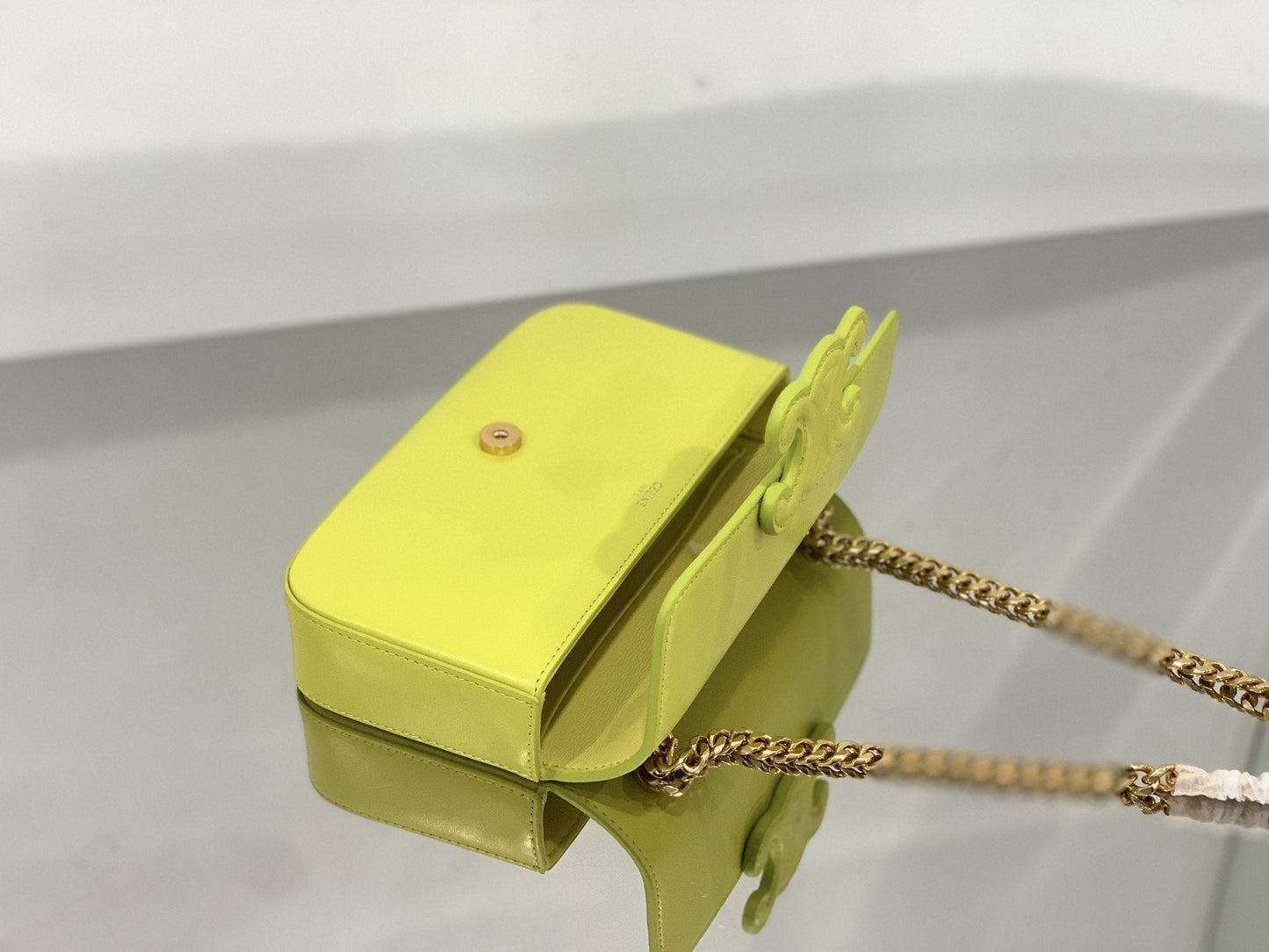 Top Quality Chain Shoulder Bag Cuir Triomphe Green For Women 7.9in/20cm
