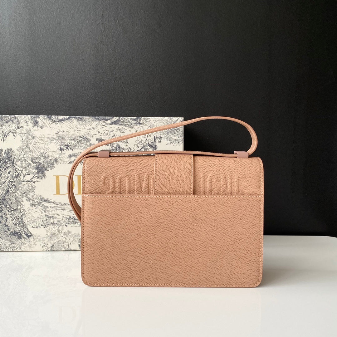 Top Quality 30 Montaingne Bag For Women 24cm/9.5in CD M9203UMOS_M46E