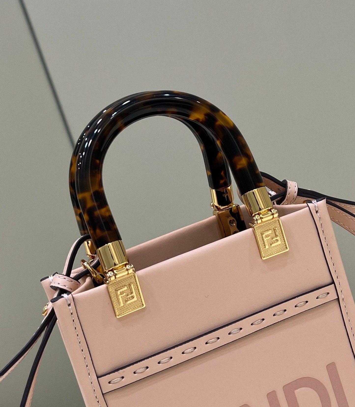 Top QualityTop Quality Mini Sunshine Shopper Pink For Women, Women’s Handbags, Shoulder And Crossbody bags 7.1in/18cm FF 8BS051