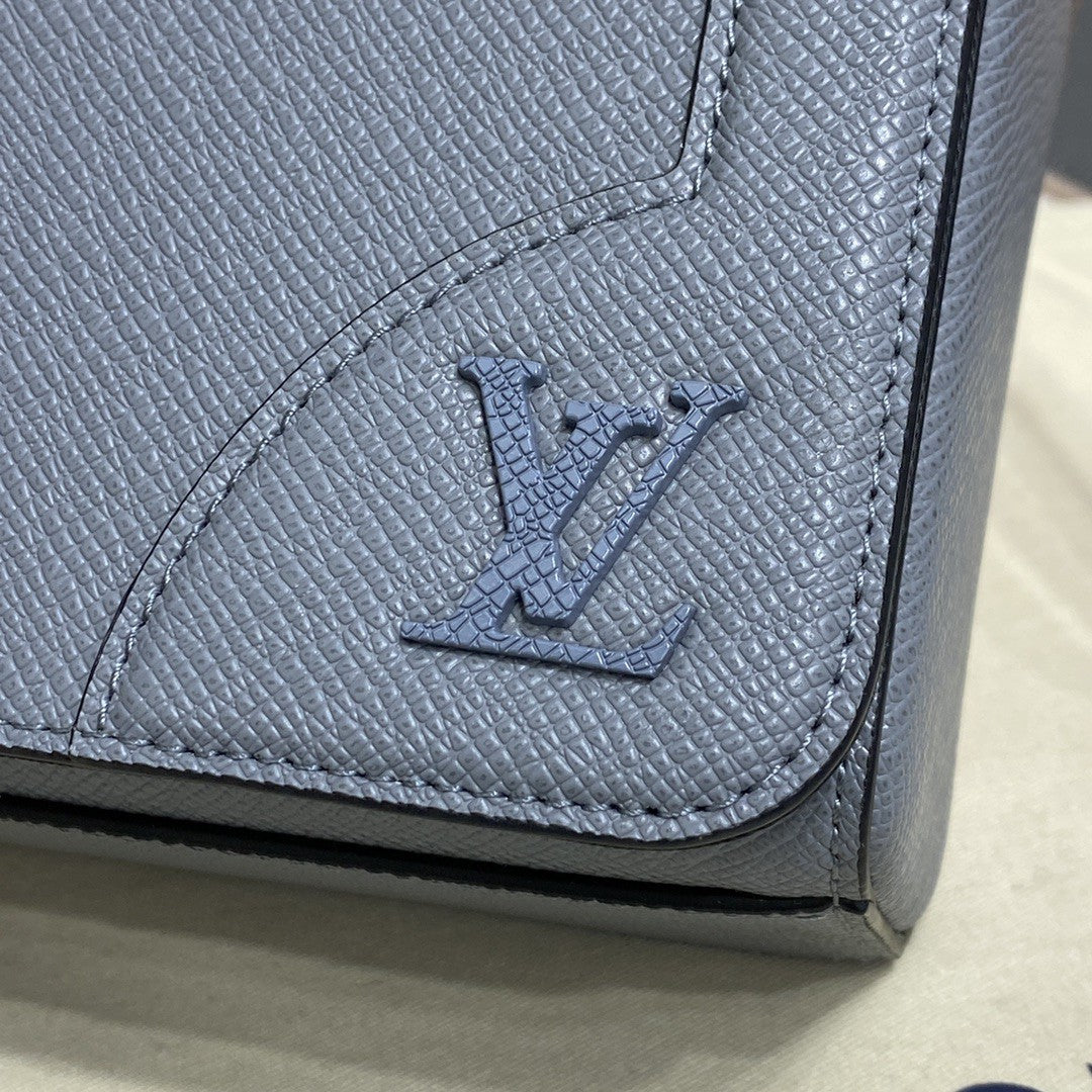 Top Quality New Flap Messenger Bag Taiga Grey For Men, Bags, Shoulder And Crossbody Bags 11.1in/28.3cm Top Quality