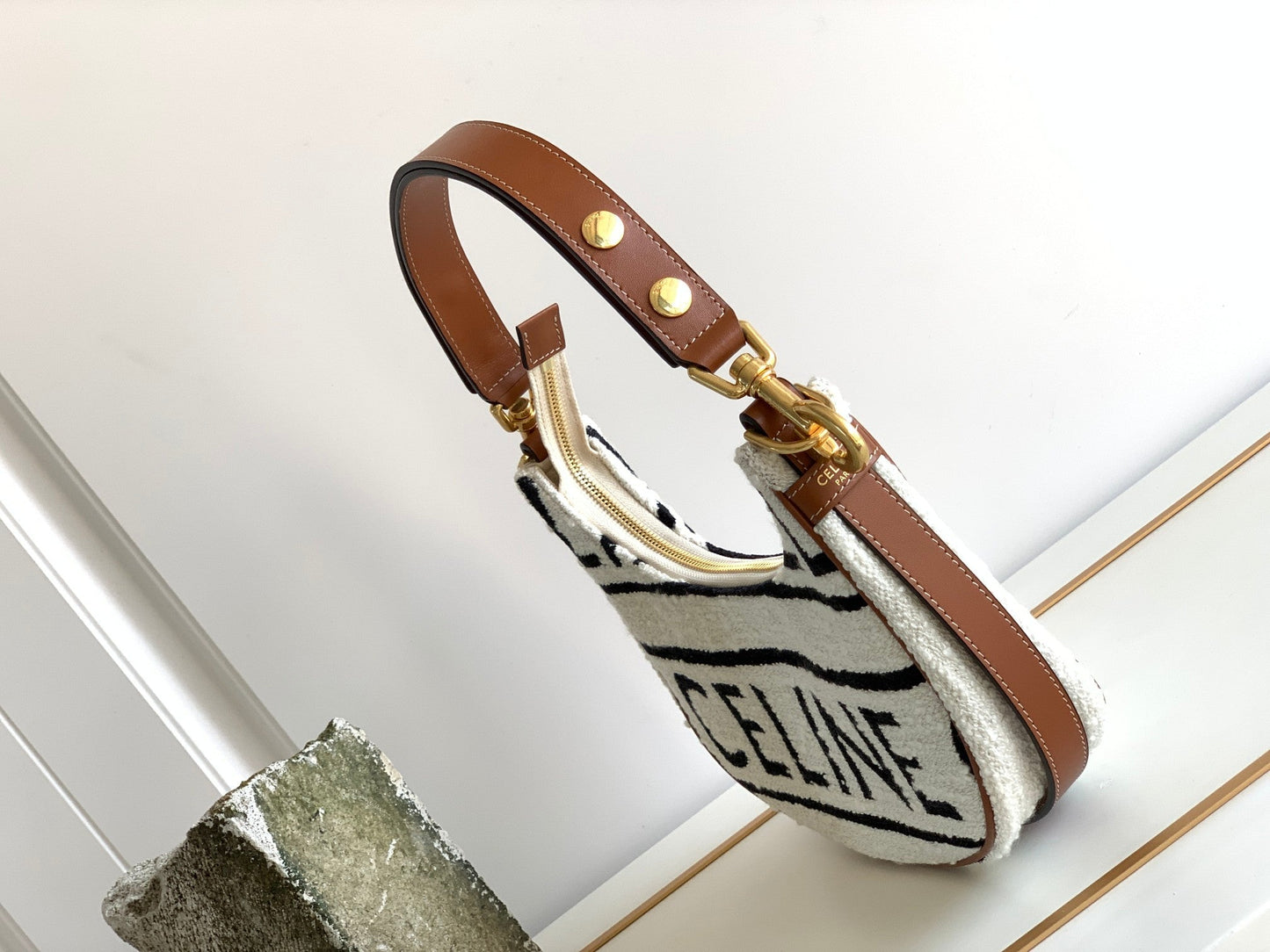 Top Quality MeTop Qualityum Ava Strap Bag In Textile With Top Quality All-Over White / Black For Women 9in/23cm 196922EFU.01WB