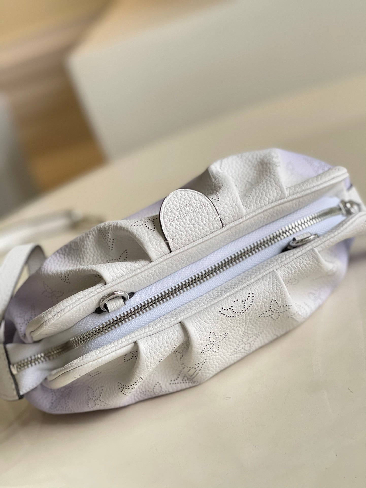 Top Quality Scala Mini Pouch White For Women,  Shoulder And Crossbody Bags 9.1in/23cm Top Quality M80410