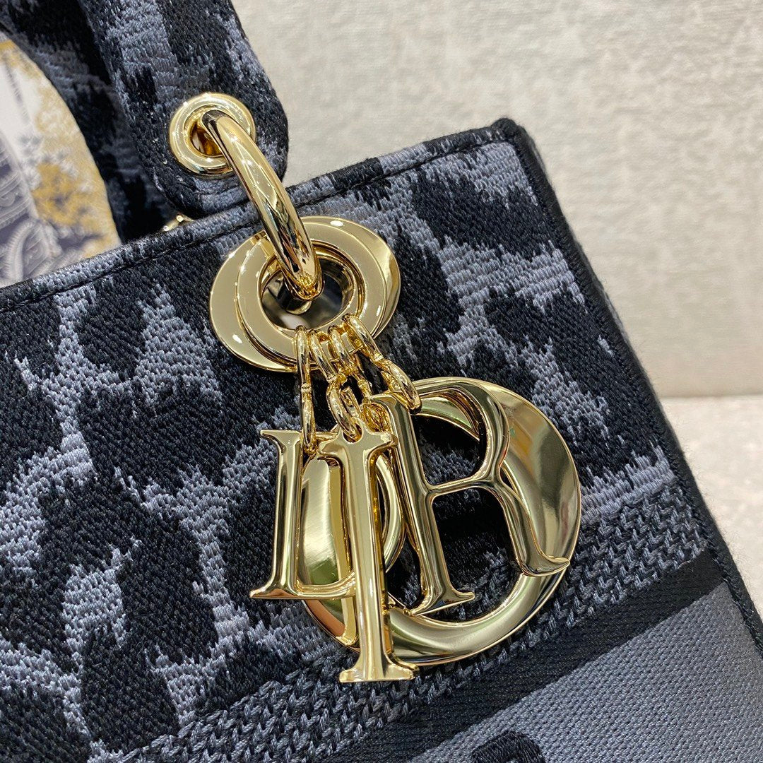 Top Quality MeTop Qualityum Lady D-Lite Bag Blue and Black Mizza Embroidery, Blue and Black Handbags, Crossbody Bags, 24cm CD M0565ORTop Quality_M962