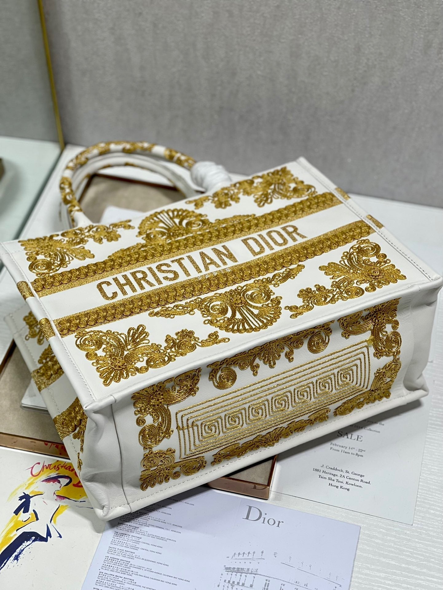 Top Quality MeTop Qualityum Book Tote Gold And White, For Women, Womens Handbags 14in/36cm CD