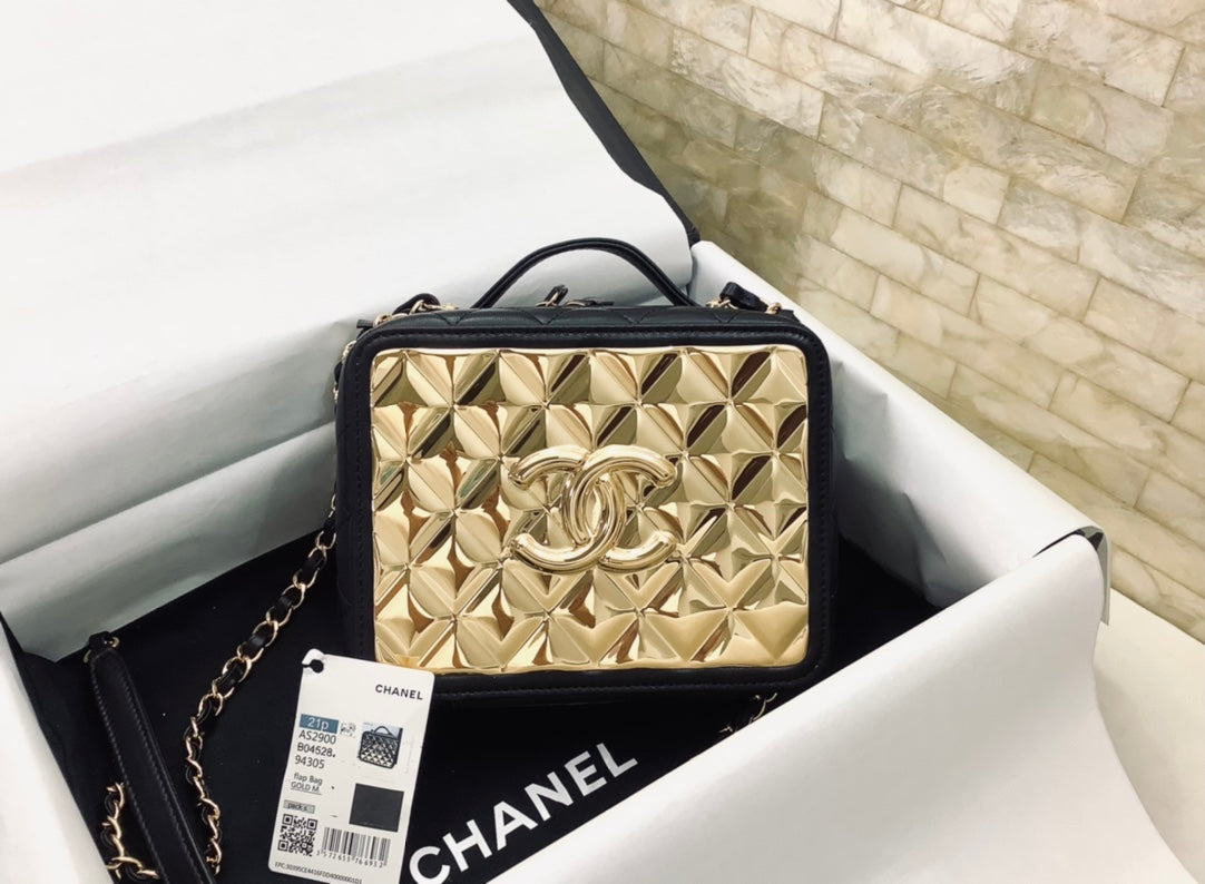 CHLVanity Case Black With Gold Metal For Women Handbags, Shoulder And Crossbody Bags 7.2in/19cm AS2900