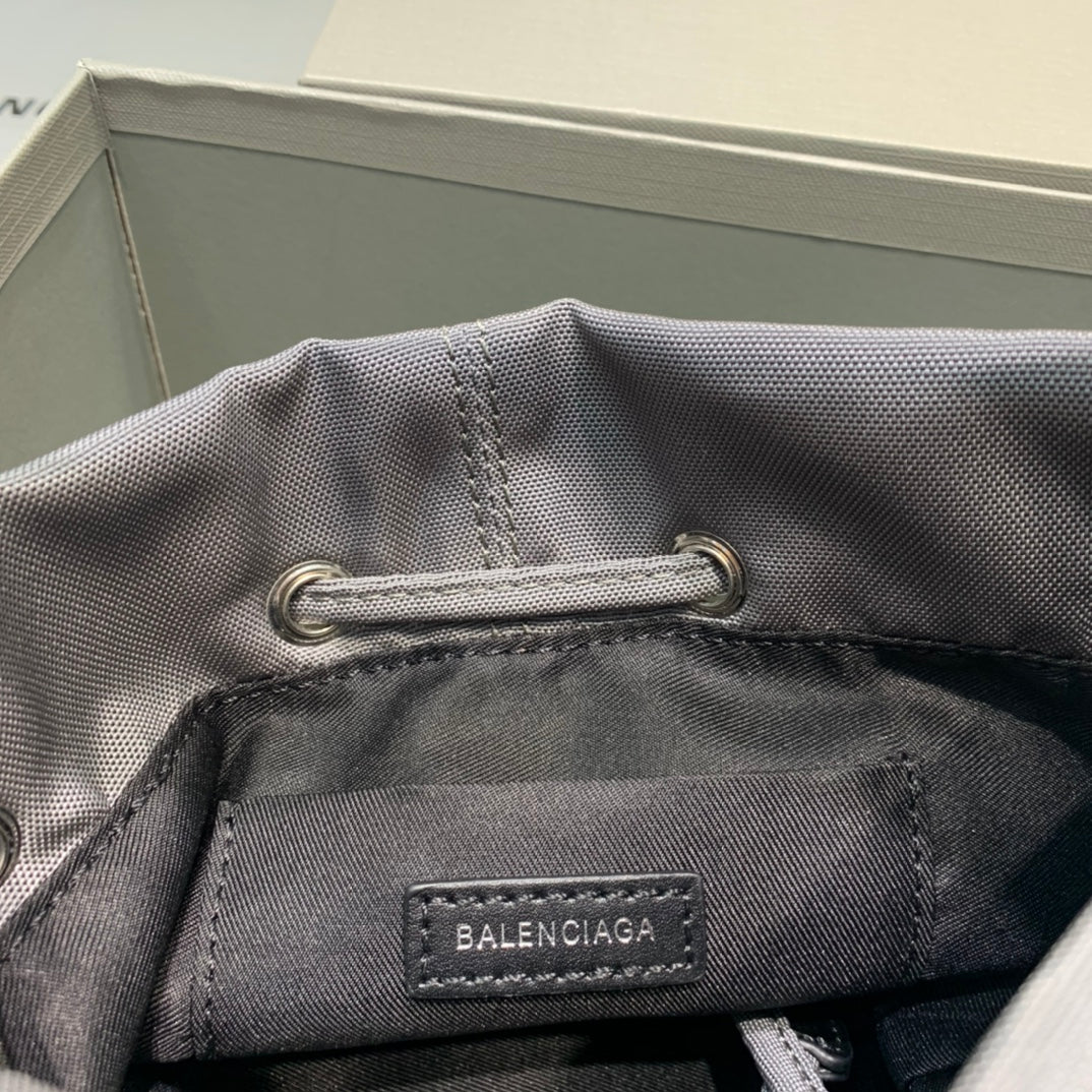 Top Quality Le Cagole MeTop Qualityum Bucket Bag In Gray, For Women,  Bags 11.8in/30cm