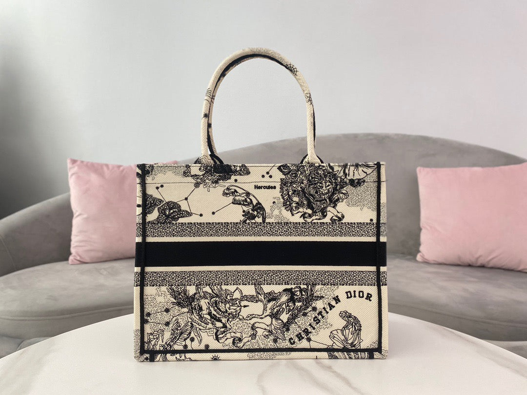 Top Quality MeTop Qualityum Book Tote White Multicolor , For Women, Womens Handbags 14in/36cm CD M1296ZRHZ_M941
