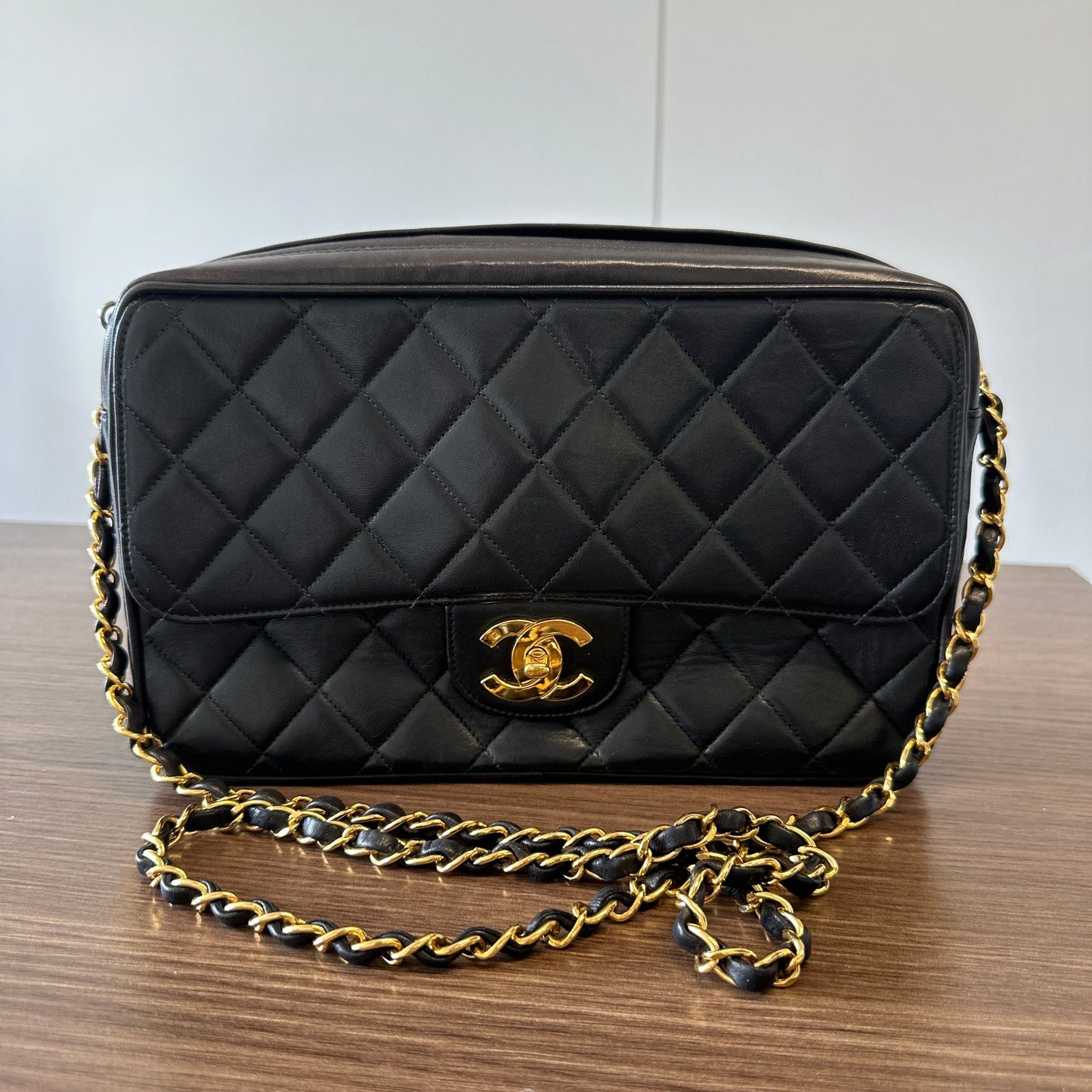Chanel Leather crossbody bag Black in Leather LB122456