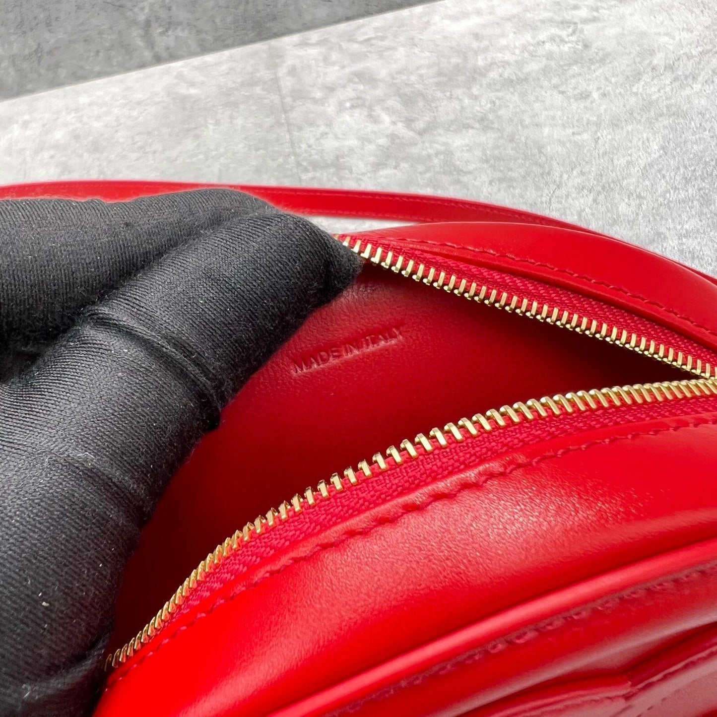 Top Quality Crossbody Oval Purse Cuir Triomphe Red For Women 6in/16cm 