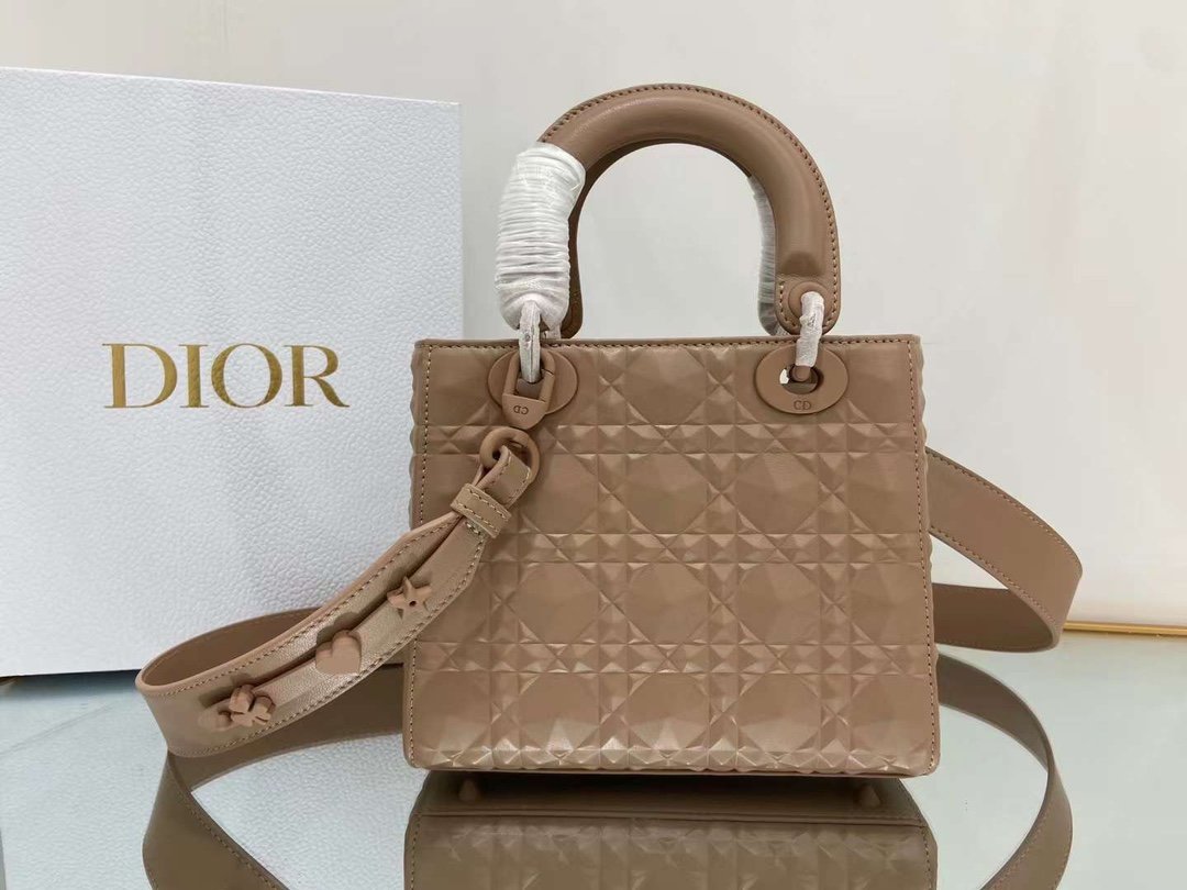 Top Quality MeTop Qualityum Lady Bag Cannage with Beaded Motif, Brown, For Women Womens Handbags, Crossbody Bags, 20cm CD