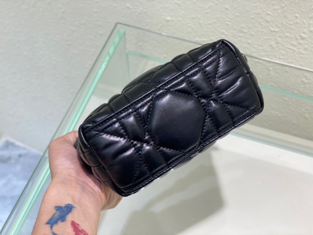 Top Quality Small DYORTravel Nomad Pouch Black, For Women, Womens Handbags 6in/15cm CD S5553BMIG_M900