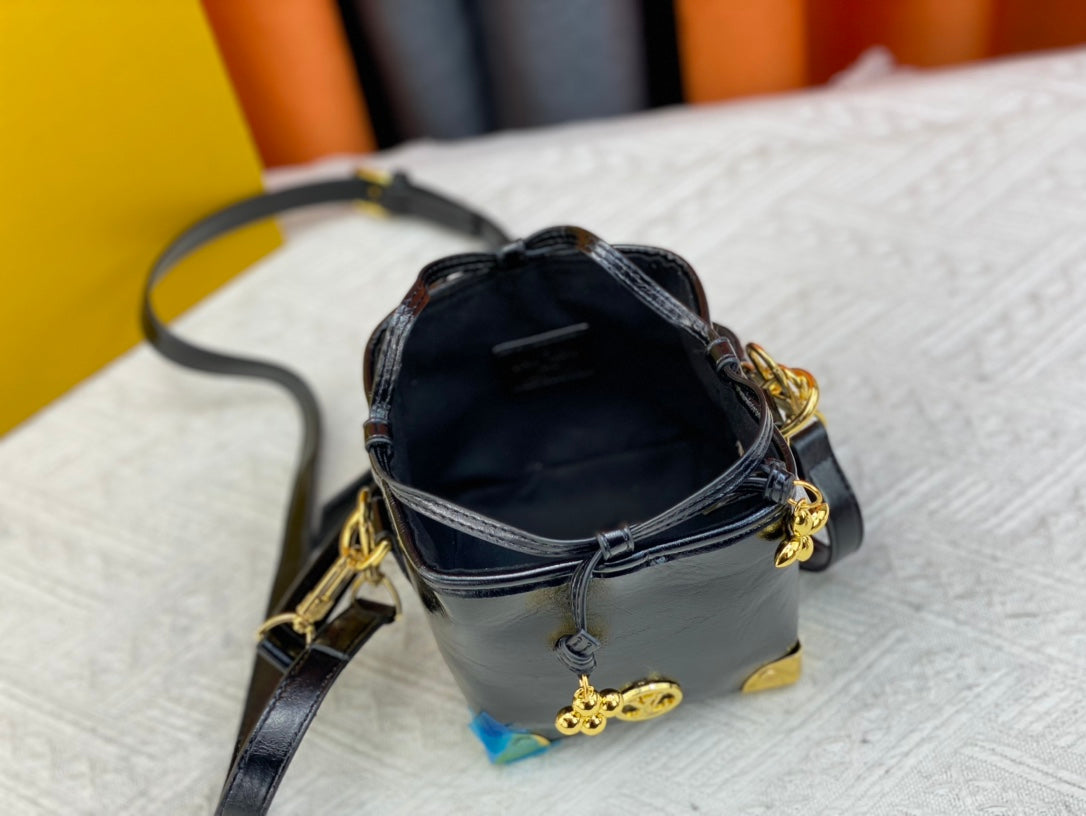 New 1:1 rep Lux Bags LUV 905