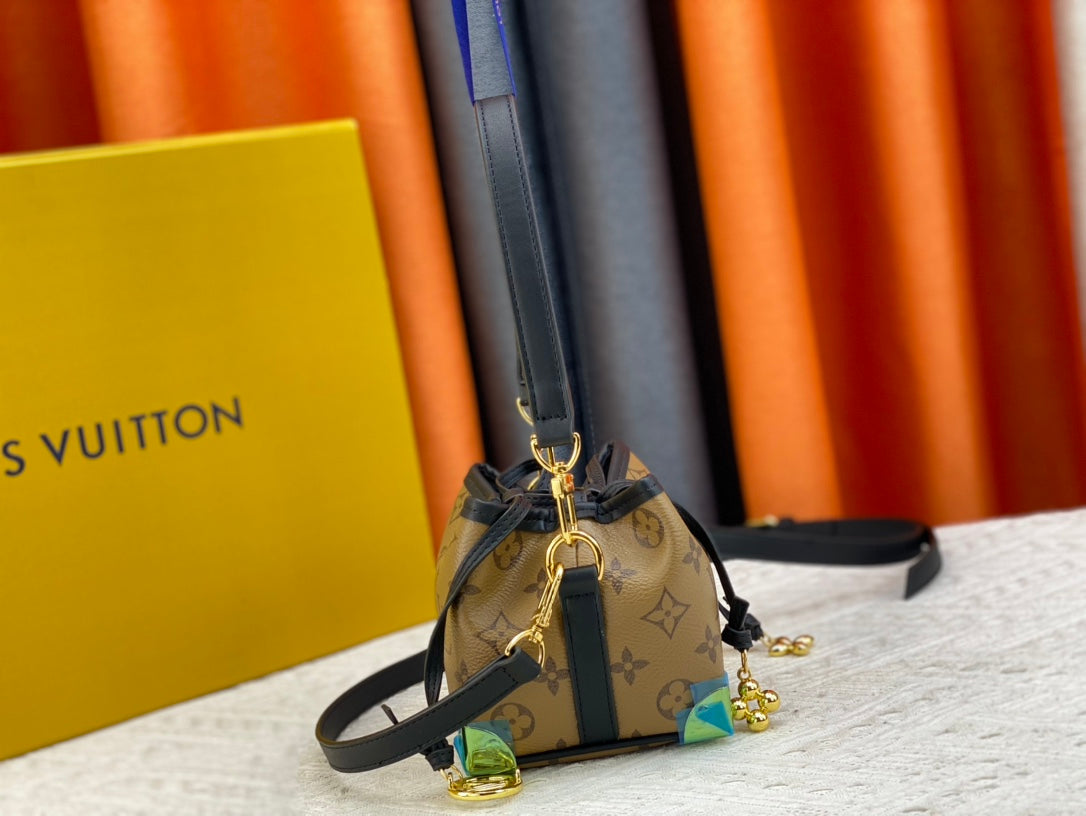 New 1:1 rep Lux Bags LUV 906