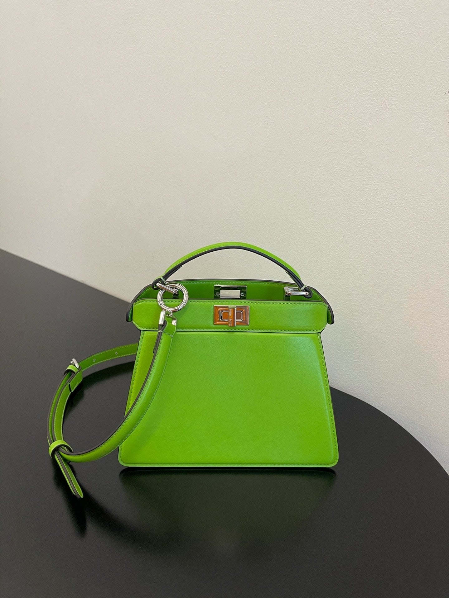 Top QualityTop Quality Peekaboo ISeeU Petite Chartre Small Bag For Woman 20cm/8in