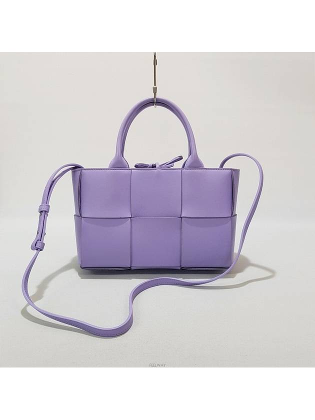 Luxury Bottega Veneta Arco tote bag mini 709337