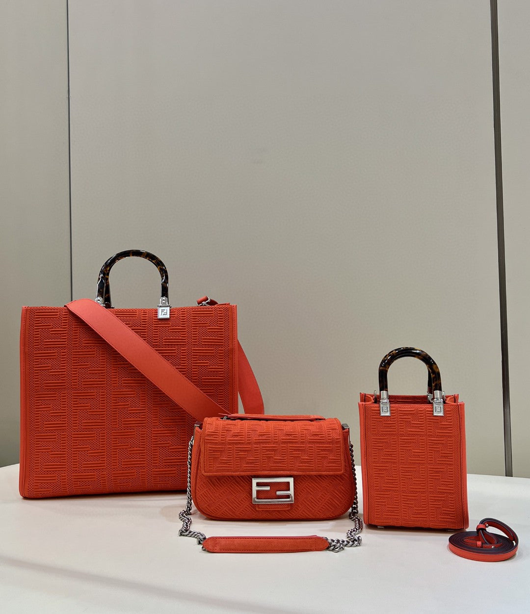 Top QualityTop Quality Baguette Chain Midi Red FF Fabric Bag For Woman 14.5cm/6in 8BR793AHW5F1F2I