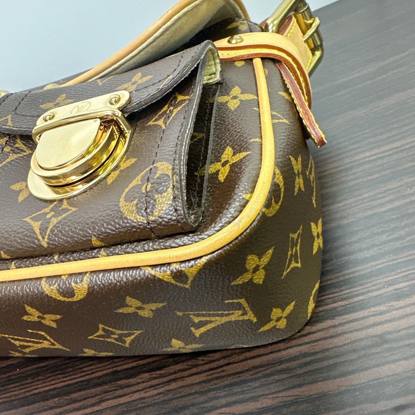 Louis Vuitton   Manhattan Monogram Shoulder bag Brown LB121587