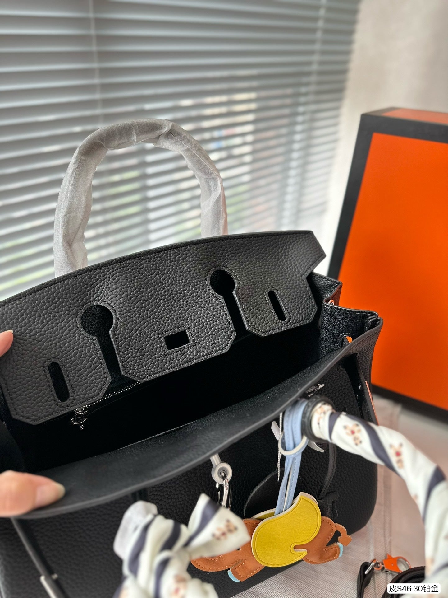 EN - New 1:1 rep  Bags HM 149