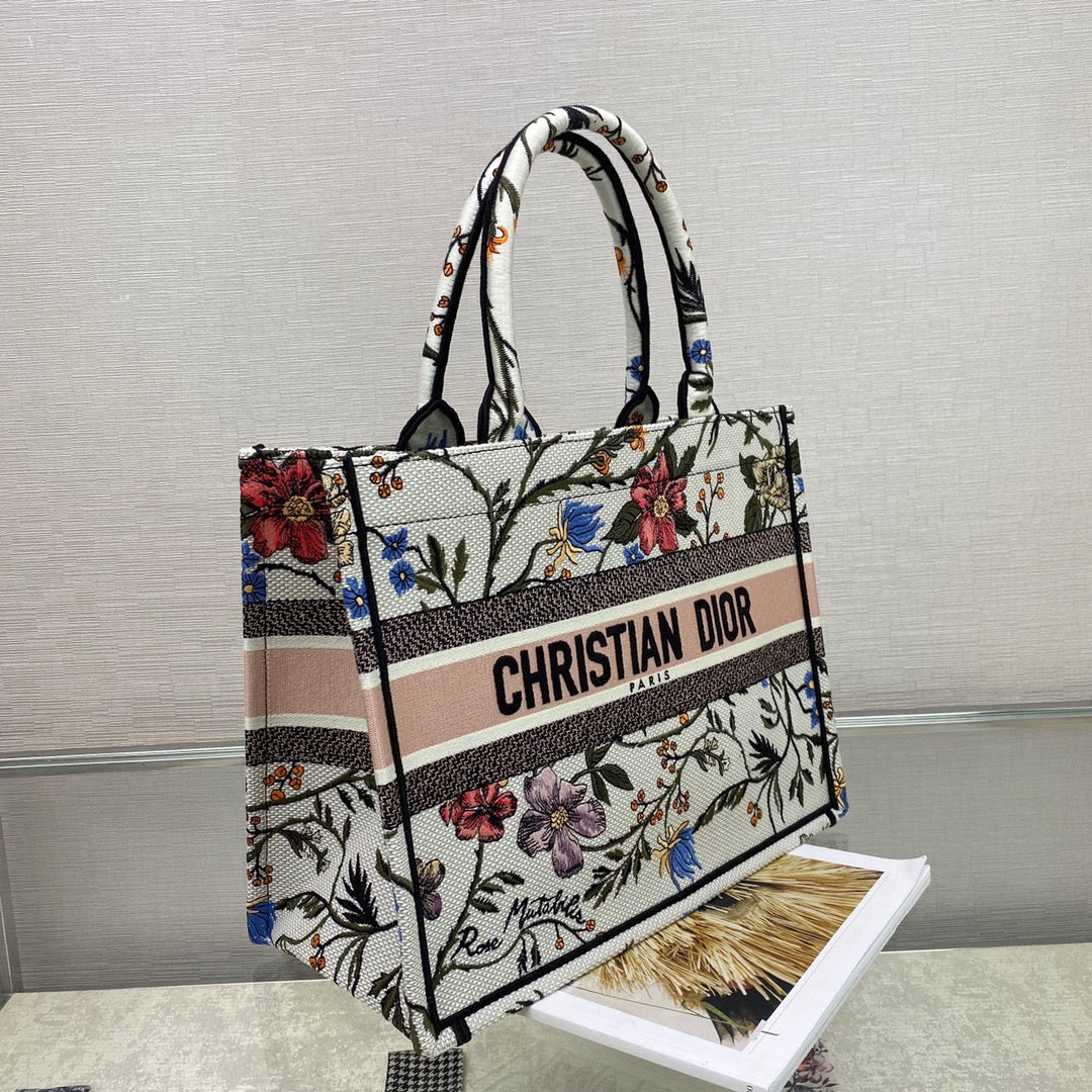 Top Quality MeTop Qualityum Book Tote Bag By Maria Grazia Chiuri For Women 14in/36cm CD
