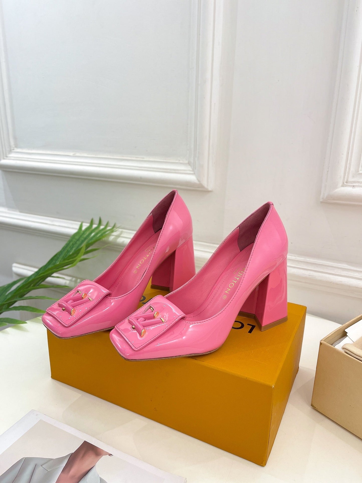 New 1:1 rep LUV High Heel Shoes 009