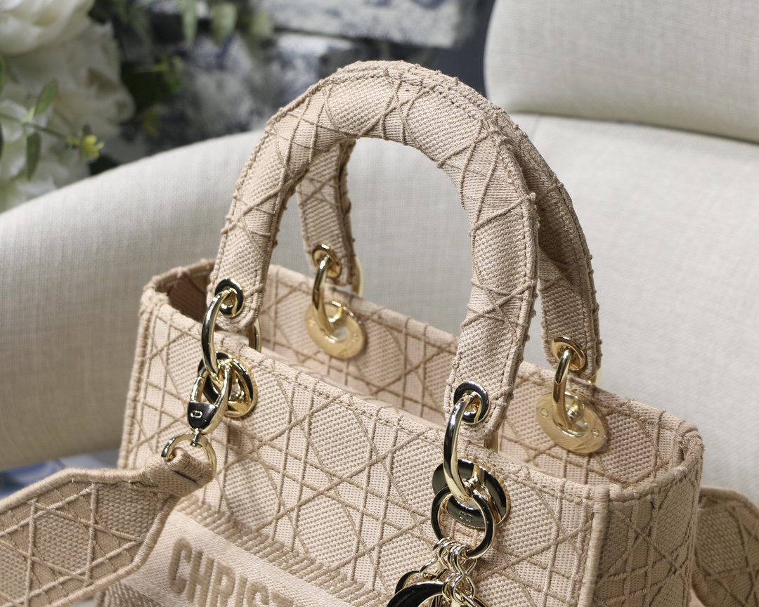 Top Quality MeTop Qualityum Lady Bag Gold Toned Hardware Beige For Women 9.5in/24cm CD