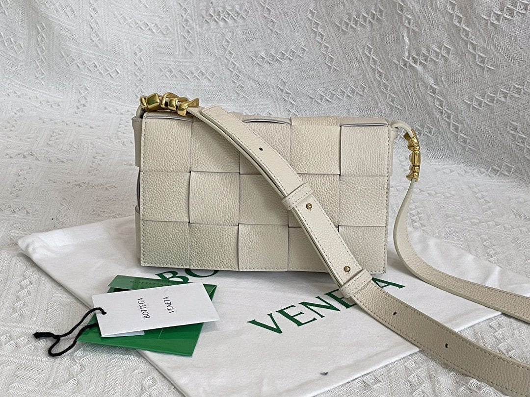 Top Quality Cassette White, For Women, Women’s Bags 9.1in/23cm 666870V17H19009